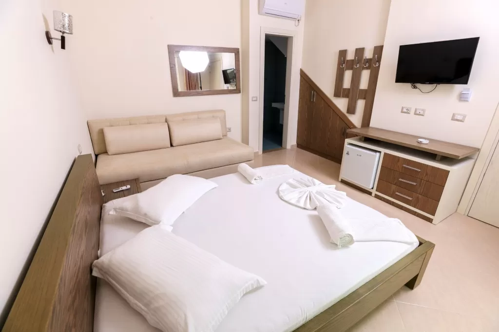 Picasso 5 - STD DBL with Patio 2.jpg